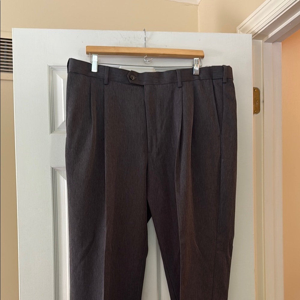 Perry Ellis Gray Dress Pants with Tailored Cut